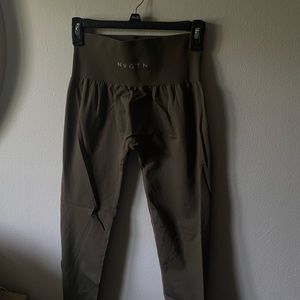 OLIVE GREEN NVGTN Signature 2.0 Leggings